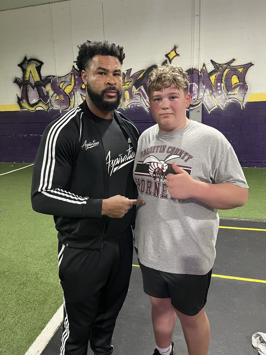 Shoutout <a href="/Aspirationsgym/">C.Vaughn@Aspirations</a> for allowing me and my team to get some good work in