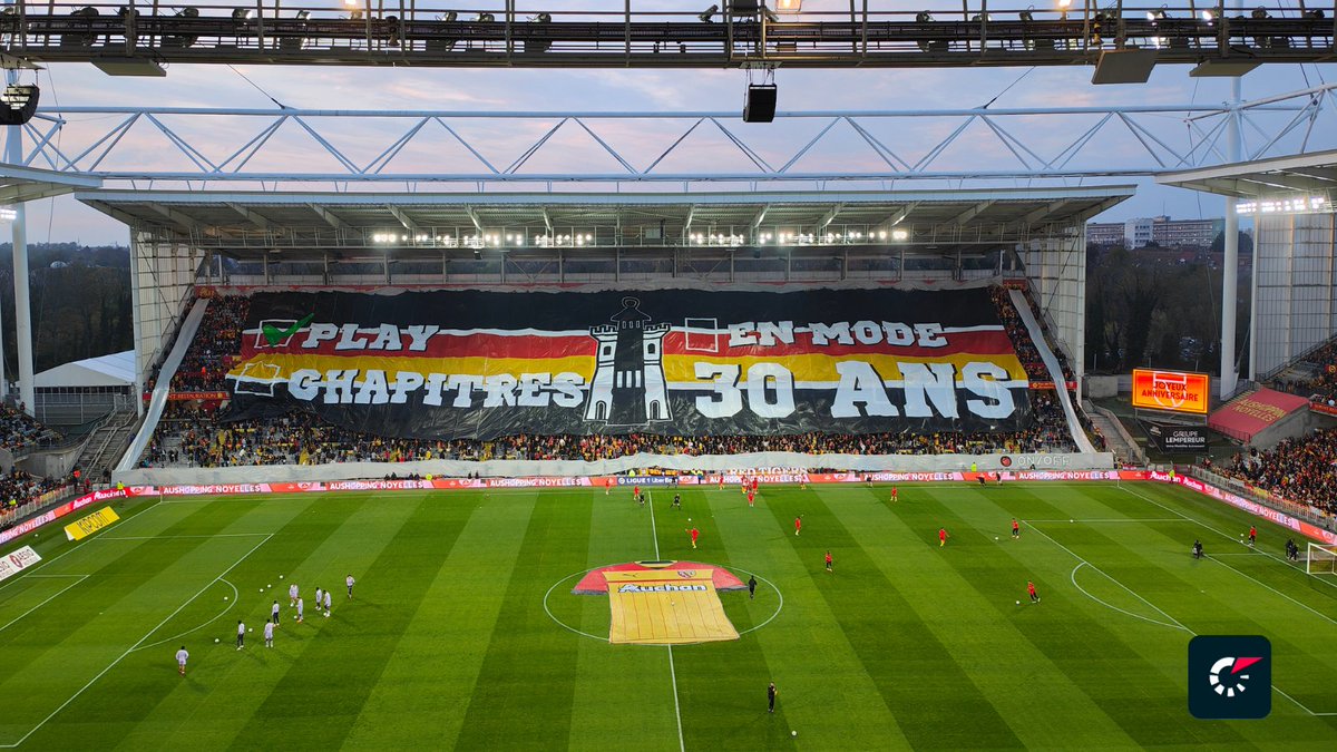 Notre commentateur Christopher Lecoq commente le match Lens - Monaco en direct du Stade Bollaert-Delelis ! 🎙️

Posez lui des questions en réponse à ce post et il vous répondra en direct !

#RCLASM