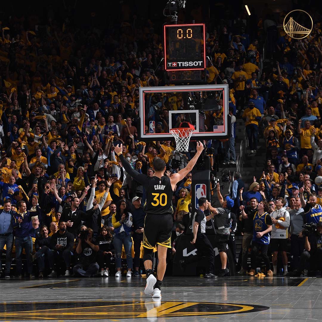 warriors's tweet photo. There's no place like #WarriorsGround ⚡️ https://t.co/LZkcg2z5Hk