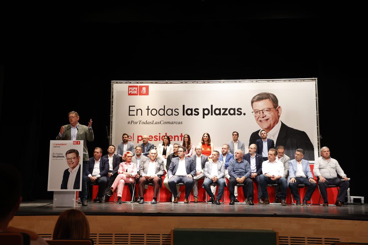 ximopuig's tweet photo. Seguimos recorriendo todas las plazas. Hoy, en Torrevieja.

La Comunitat Valenciana y la Vega Baja miran juntas hacia el futuro: Estado de Bienestar, pleno Empleo y Oportunidades para los jóvenes.
Es el momento. https://t.co/mlAPZf0Orx
