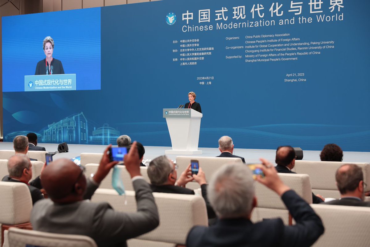 dilmabr's tweet photo. Em meu discurso no #LantingForum, enfatizei como a China conseguiu, por meio da modernização, tirar mais de 800 milhões da pobreza, e me comprometi a direcionar o NDB para ajudar os países em desenvolvimento a implementarem projetos em áreas estratégicas. https://t.co/SKtQUIMe1R