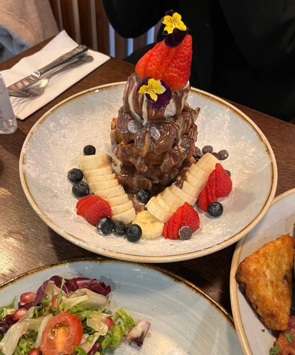 TuningAG's tweet photo. Dinner with friends is delicious and fun😋😋 https://t.co/kkB7mDxEkk
