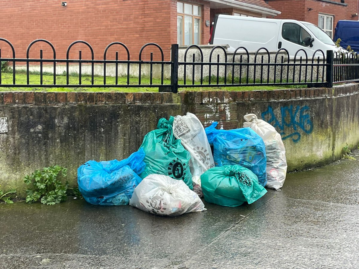 Our amazing volunteers braved the rain & and did a group litter pick for the Dublin Community Spring Clean. Well done everyone 😁
#NationalSpringClean #springclean23
#Dublincommunitycleanup