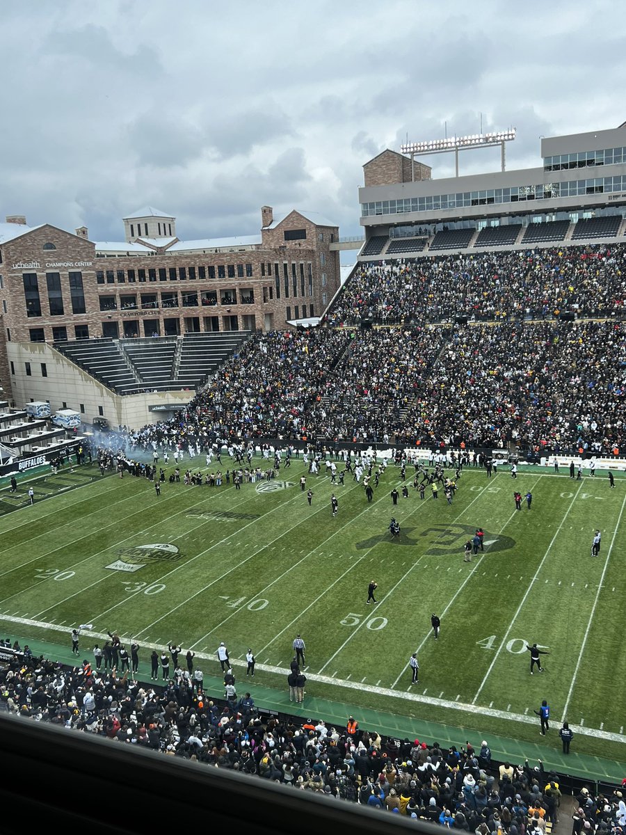 griffin_drei's tweet photo. And we’re off for 2023 black and gold day in Boulder! @CUISports https://t.co/0Wjm1Qb58Y