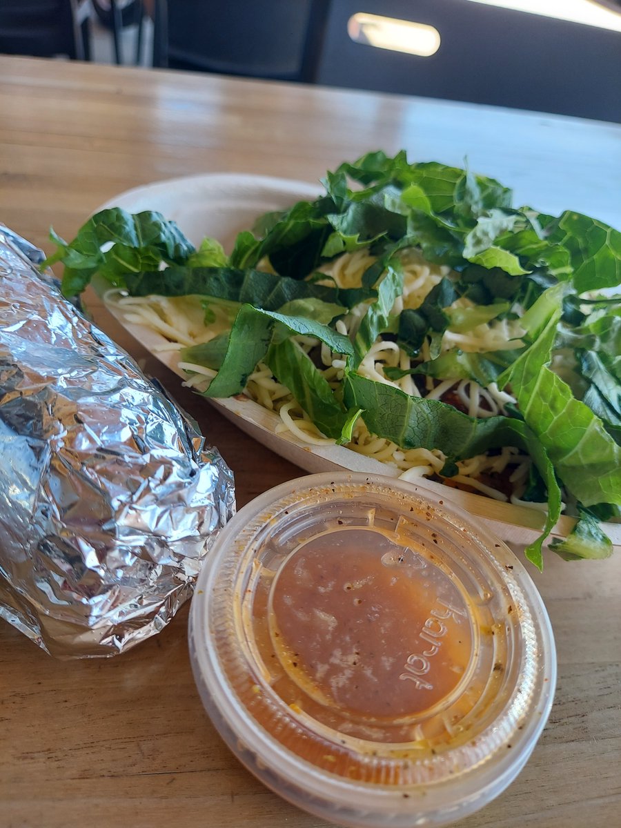 JMHUSTLE's tweet image. #Chipotlehack good place to eat #under10 ?