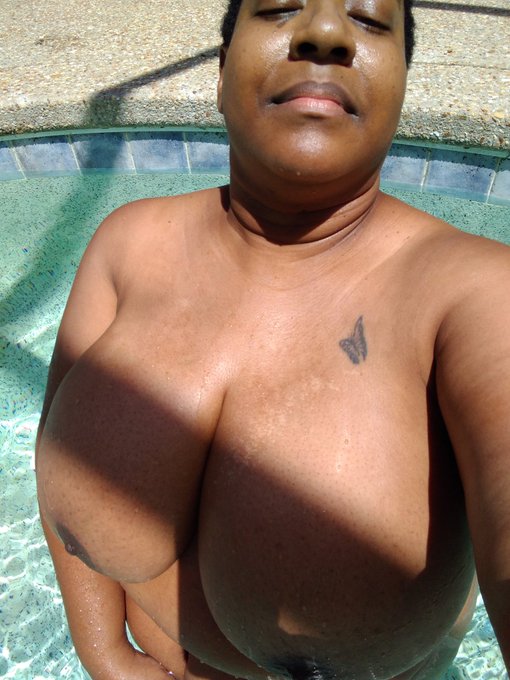 Skinny-dipping video. Happy Saturday. Come see more at: https://t.co/TbMOthgu7O https://t.co/JCSF6sl<a href="/tag/onmfc"class="tags"><span>#onmfc</span></a>