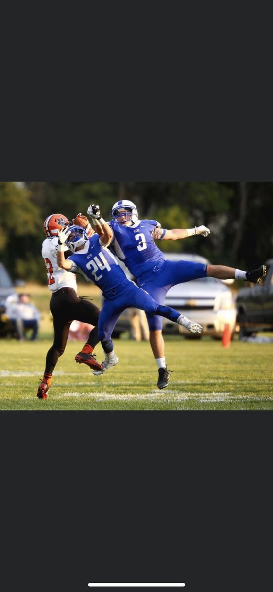 thedonbotfb's tweet photo. Good ole high school days https://t.co/eONCDyr4xu