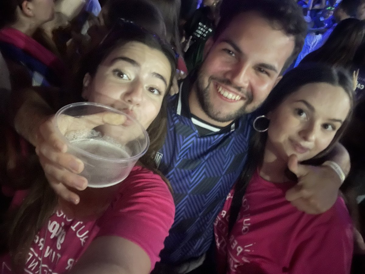 DesireeIb's tweet photo. #amigassussin @yius https://t.co/EXlRgA5iaG