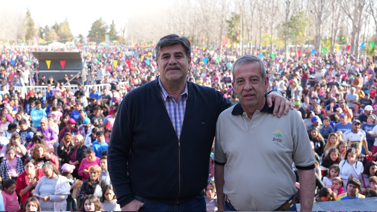 Con gran alegría felicito a mi amigo Mario Abed por su precandidatura a intendente de Junín.
No vuelve quien jamás se fué, porque Mario nunca dejó de estar atento a cada necesidad o inquietud de los vecinos de nuestro Junín y de toda la zona este.