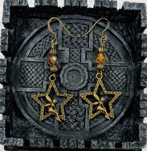 BridgetFainne's tweet photo. Star Fairy earrings just listed in herself’s ETSY shop
World Coin Market https://t.co/CFNDreCrtv