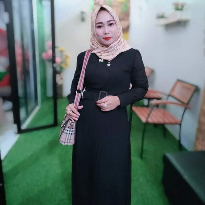 ukhtihijabbinal's tweet photo. Cantikan mana sayng.....hijab ap gak.....jangan lupa jg retwetny....siap sayng https://t.co/O6jy2y0wYW
