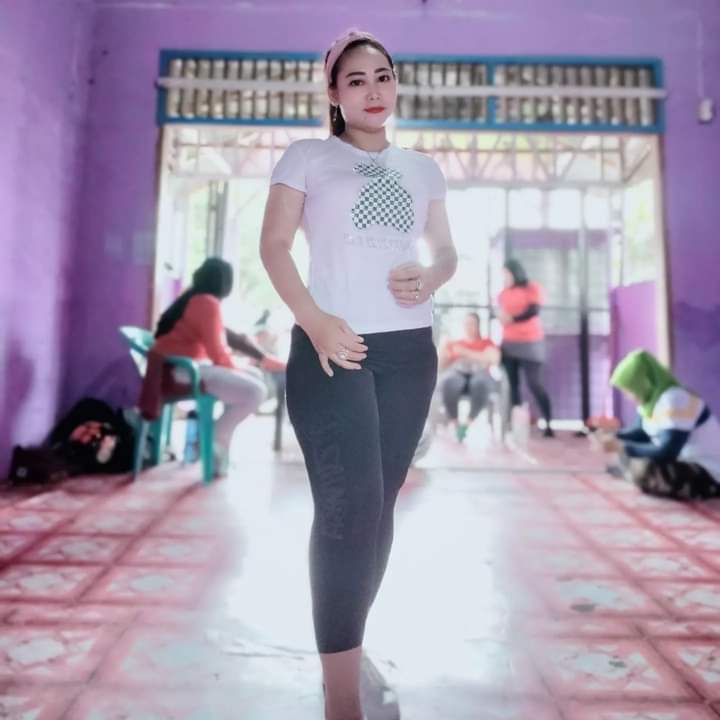 ukhtihijabbinal's tweet photo. Cantikan mana sayng.....hijab ap gak.....jangan lupa jg retwetny....siap sayng https://t.co/O6jy2y0wYW