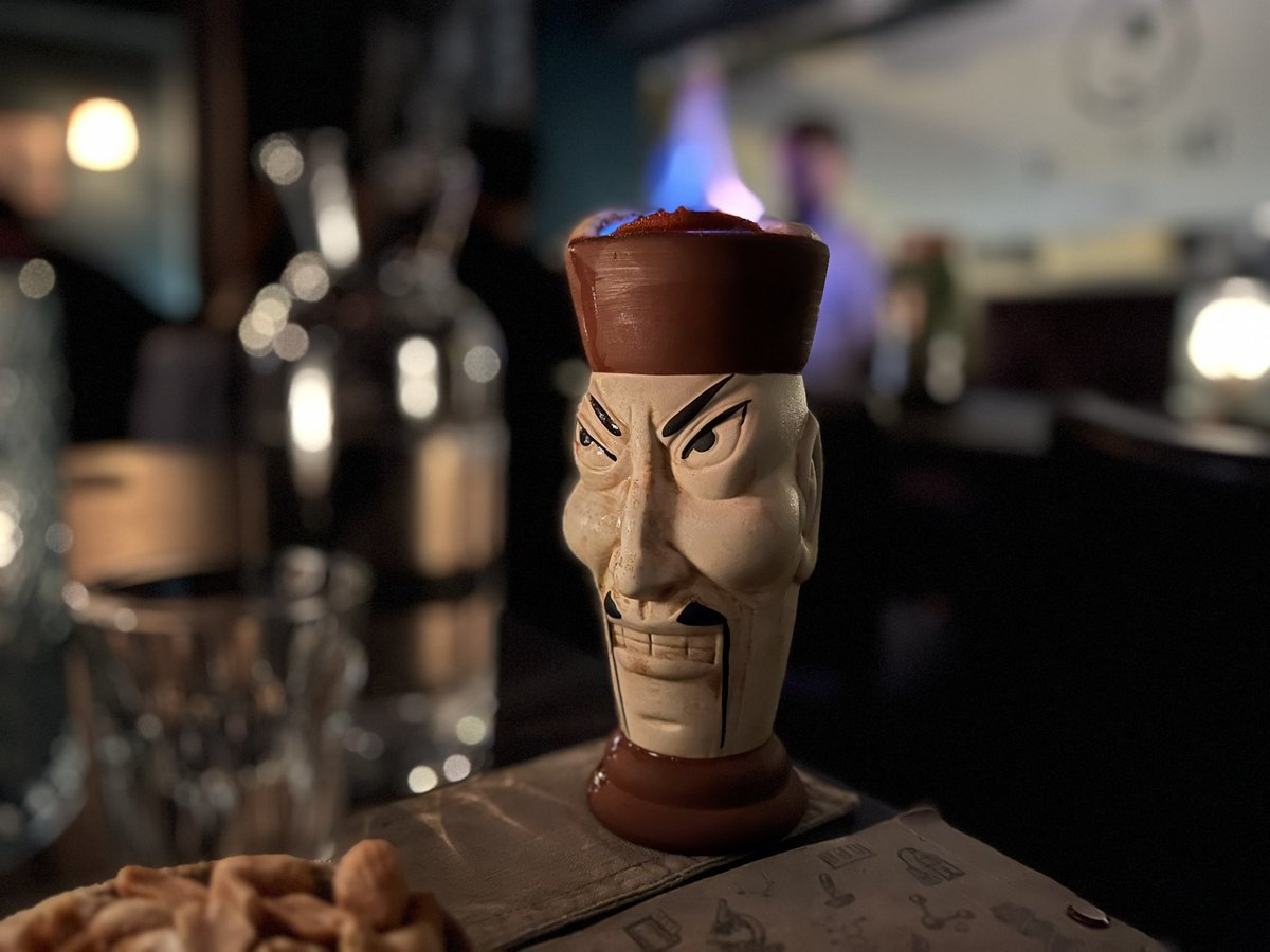 todayforever2's tweet photo. Drinks tonight with @StellaAndSummer #drpfeifferbar https://t.co/XHngp0Vvhf