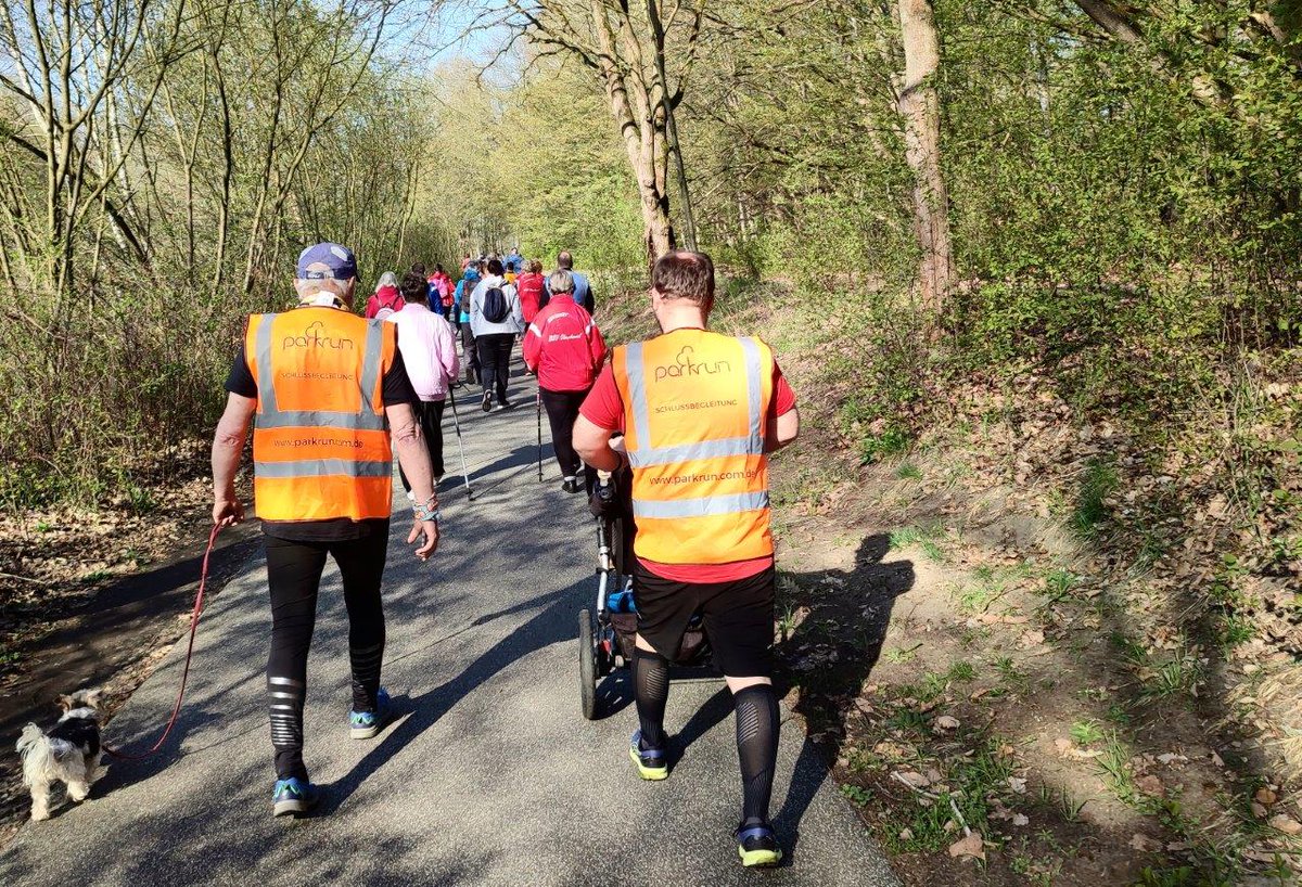 Wir sind gestartet! 43 nette Menschen trafen sich heute beim allerersten Havelkanal parkrun, um gemeinsam zu laufen, zu walken oder zu gehen. Es war toll mit euch!