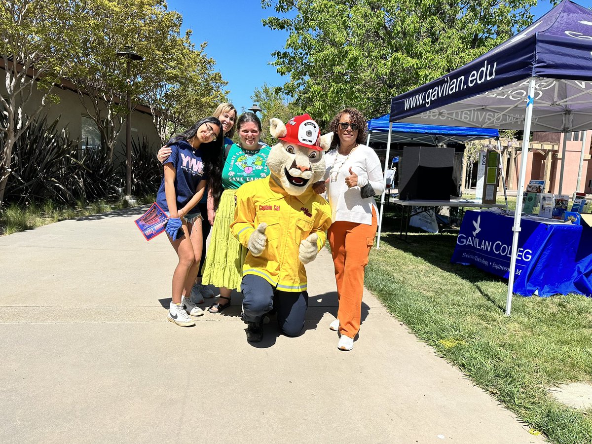 calfireSCU's tweet photo. Come say hi to Captain CAL at the Community Earth Day Festival! We will be here till 3pm #CALFIRE #EarthDay #CaptainCAL @aauwmh @CityofMorganHil https://t.co/VOGwPgRKqy