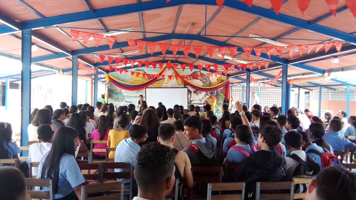 ¡Estudiantes en formación permanente!

En el estado #DeltaAmacuro municipio #Tucupita  empezamos con el proceso de formación política e ideológica, para nuestros comisionados #OBE 

#FiestaDeportivaDelALBA 

<a href="/NicolasMaduro/">Nicolás Maduro</a> <a href="/dcabellor/">Diosdado Cabello R</a> <a href="/GobLizeta/">Gob.Lizeta Hernández</a> <a href="/_LaAvanzadora/">Yelitze Santaella</a> <a href="/JuventudPSUV/">Juventud PSUV</a>