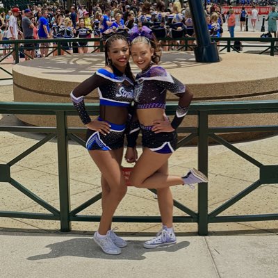 Aniyah26283698's tweet photo. #CheerWorlds2023 #Ultraviolet
#Scratch6 https://t.co/goPPljNwSO