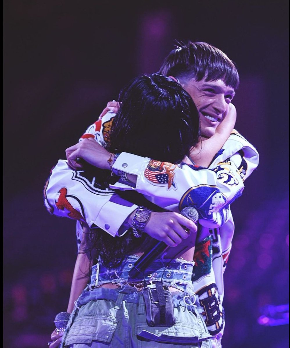 Frederick 🇲🇫 ᴮᵉᶜᵏʸᶜʰᵉˡˡᵃ on Twitter "Becky G y Peso Pluma son los