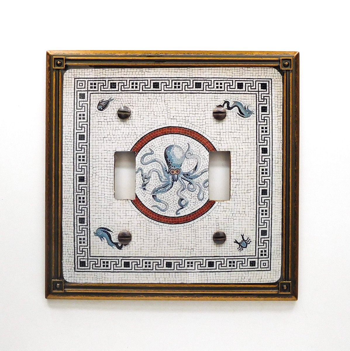 serra_artcraft's tweet photo. Ancient Sea Life Art of Pompeii Double Toggle Wall Plate, in copper #LightSwitchCover #Switchplate 
$75.00
➤ https://t.co/uytDl8pRkd https://t.co/cvsX8NFgbk