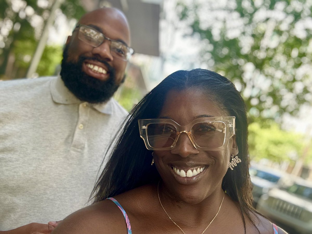 __meganleighh's tweet image. 6 months down, forever to go 🤍 #theflowerslifestyle #Octobersown #millennialmarriage