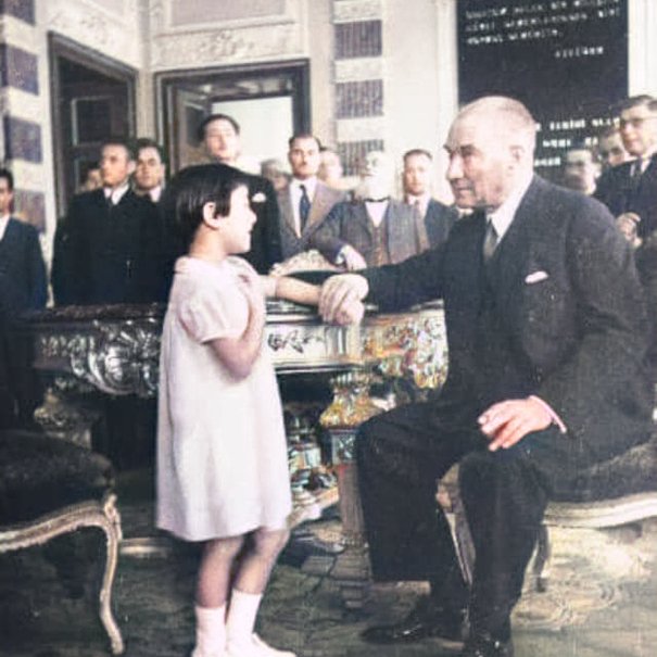 Evlatların elini asla bırakmayacak Gazi Mustafa Kemal Atatürk 

#23Nisan