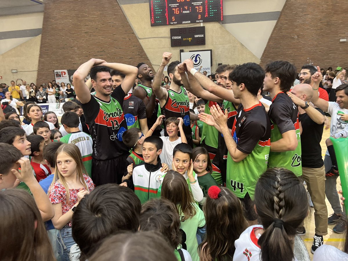 amorebieta_com's tweet photo. ZORNOTZA GANA 76-73 Y PASA DE RONDA. CABRERA TRANSFORMA TRES TIROS LIBRES A FALTA DE TRES CENTÉSIMAS PARA GANAR EL PARTIDO https://t.co/uUNnVwZ8sI https://t.co/AtPouYLnVa