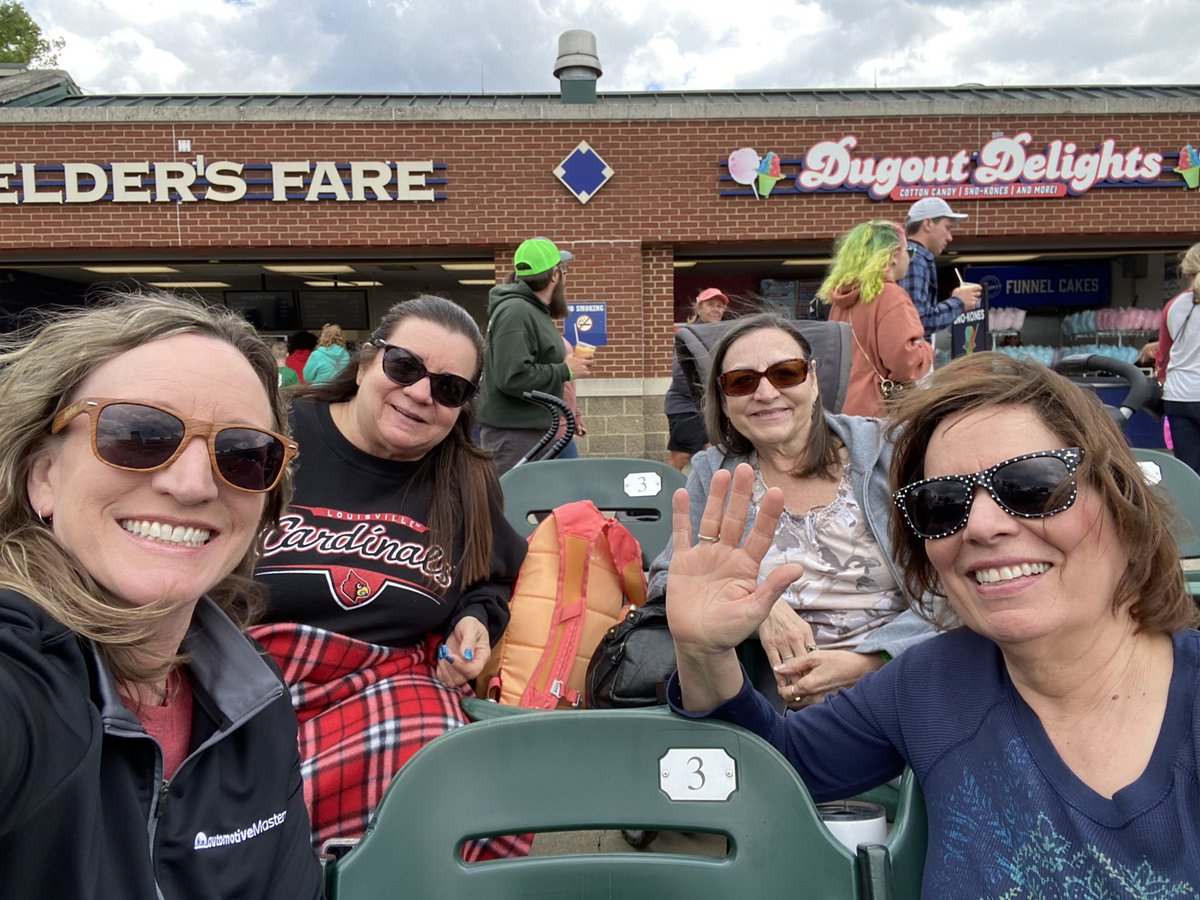 HD150CHIK's tweet photo. Thunder Over Louisville! @LouisvilleBats #kyderbyfestival #madeinlou https://t.co/DMw3wAFENr