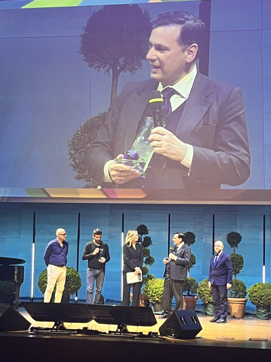 Congrats <a href="/monda66/">Andrea Monda</a> <a href="/oss_romano/">L'Osservatore Romano</a> per il premio #EarthDay