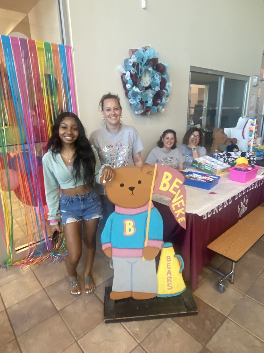 🎡Pre-K Festival was a huge success! 🎟️ Our goal is to have over 🎯 2,000 pre-k students enrolled! Spring ISD offers a full day pre-k program! Enroll your child today! Special shout out to <a href="/LeAnneSteelman/">LeAnne Steelman</a>! Job well done!
<a href="/SpringISD/">Spring ISD</a> <a href="/KAndersonEduc8/">Kelli Anderson</a> @SISD_CoA @SpringISD_Super