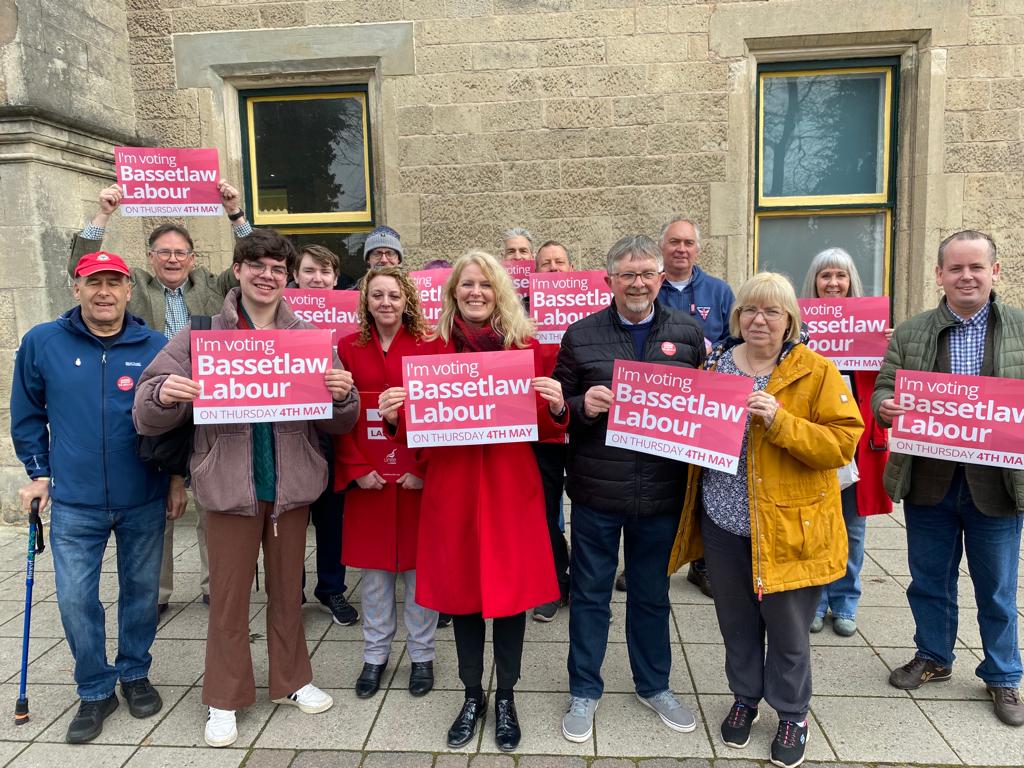 🗣 Team Bassetlaw Labour have been out speaking to voters today about our positive vision for Bassetlaw.

✉️ If you have registered for a postal vote, don't delay, return your vote today!

🌹 Vote BASSETLAW LABOUR on 4th May.
