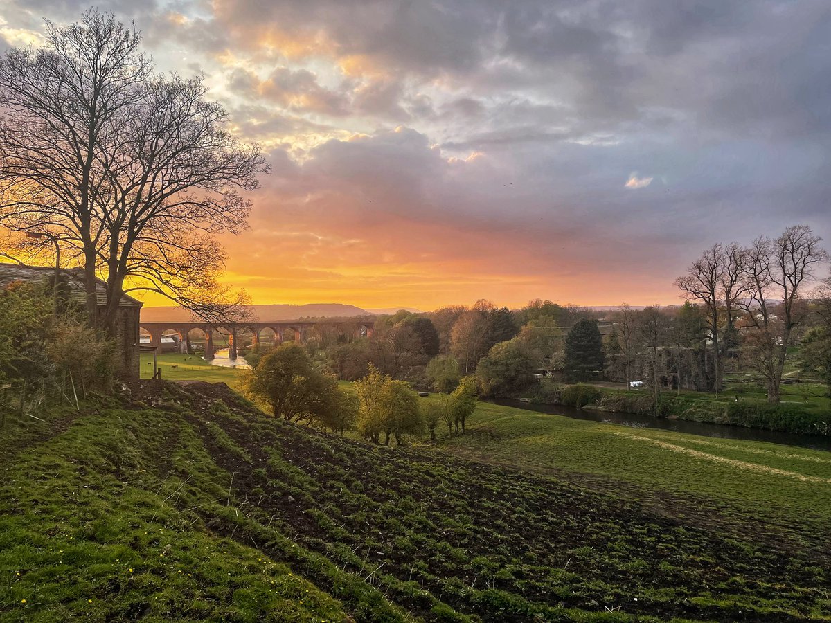 DNeklesa's tweet photo. Lovely #lovelyLancs #RibbleValley https://t.co/CqiNvfD2BL