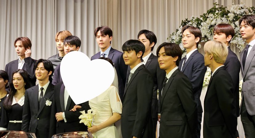 Tek bi fotoda hem sekaistlerin hem kaisooistlerin gönlünü yapan koca yürekli kim jongin bu fandom senden razı