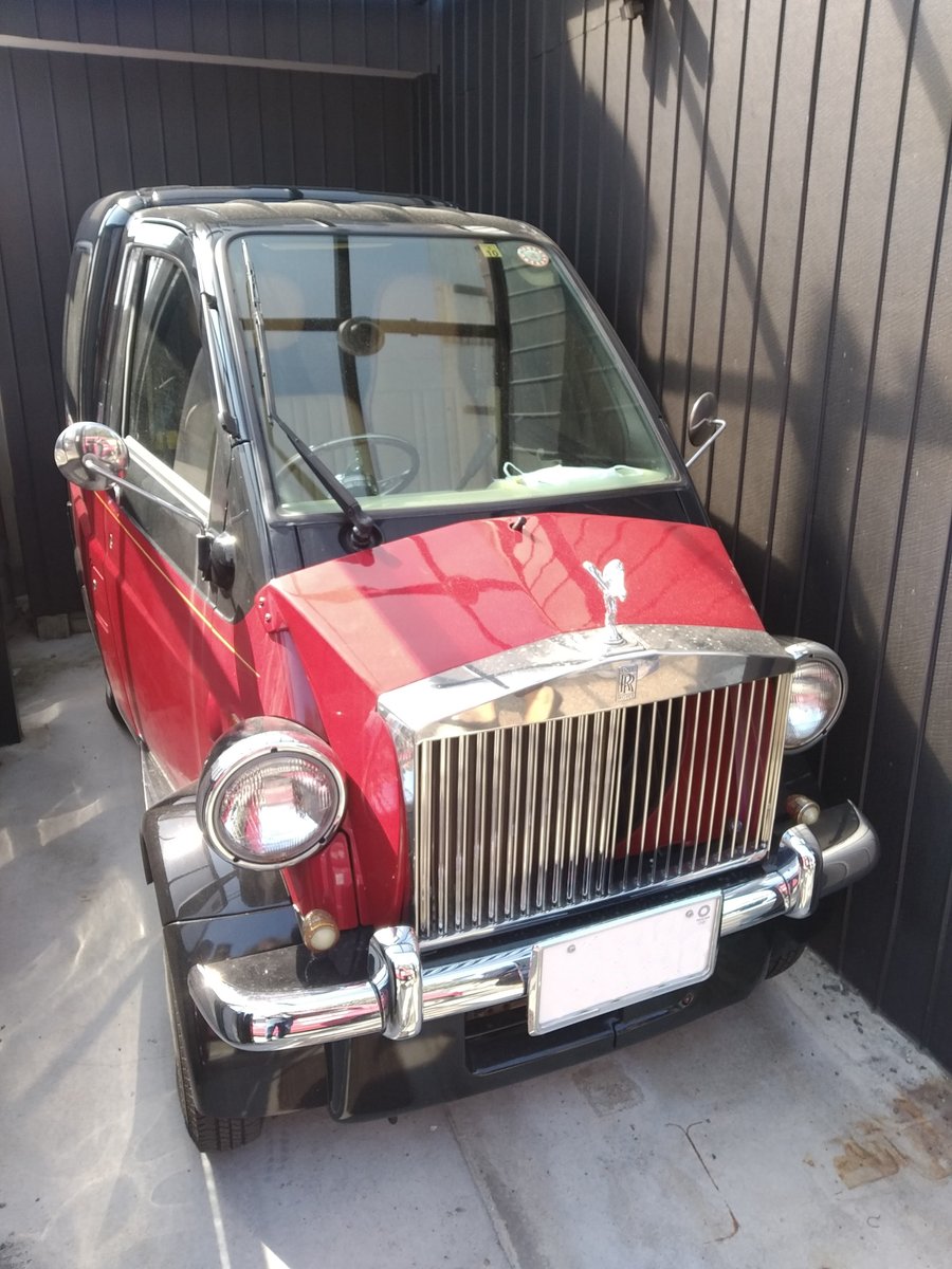 jif2's tweet photo. I saw this curious vehicle while in Kyoto recently. 
#Rollsroyce https://t.co/2hXVNCgZWL
