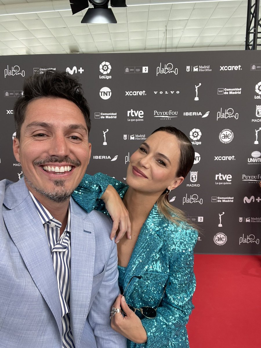 <a href="/PremiosPLATINO/">Premios PLATINO</a> ❤️ A las 22h por <a href="/AmericaTV/">América TV</a> 

<a href="/FernandaMerdeni/">Fer Merdeni</a> <a href="/josenunez545/">Jose Luis Nuñez</a>