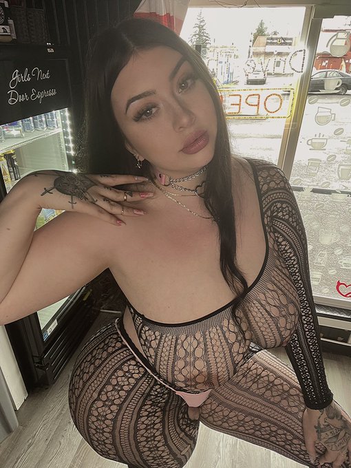 THX for a fun shift today guys🥰 https://t.co/6gN4CP9Awy