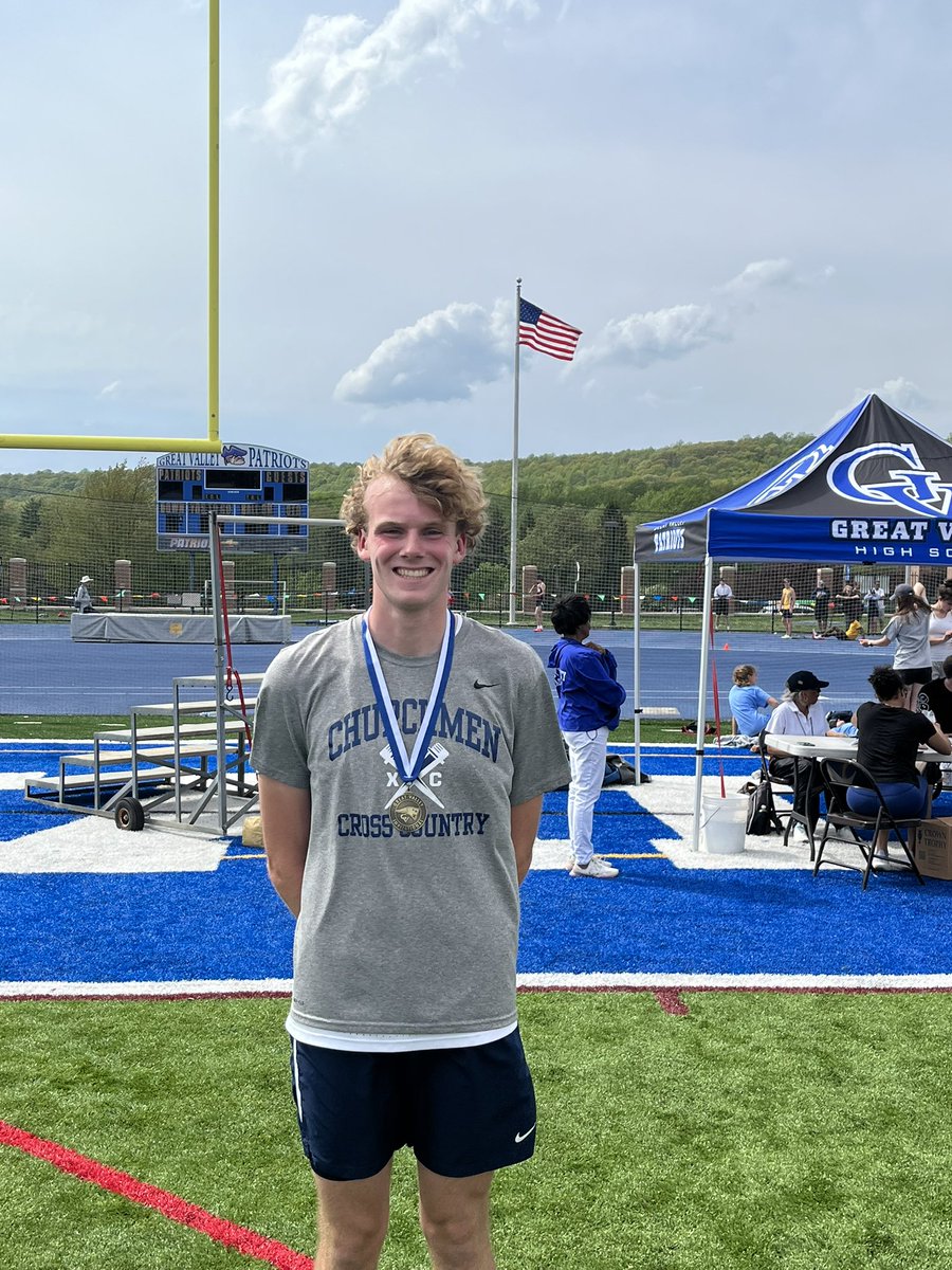 EA1785_BTrack's tweet photo. Dakin Ebmeyer wins 🥇 in the 3200m and sets a new school record! 9:26.43 is the new mark. Congrats, Dakin! @EA1785_Athletic https://t.co/tKPkNfYnpz