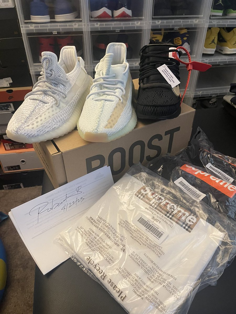 Robert 👟 (@kickscartedeasy) on Twitter photo SF bogo tee szL - 250
SF bogo tee szS - 400
Burberry tee szM - 255
Presto off white sz9 - 800
Yzy stat reflective sz9.5 - 580
Yzy hyperspace sz9.5 - 280 SF bogo tee szL - 250
SF bogo tee szS - 400
Burberry tee szM - 255
Presto off white sz9 - 800
Yzy stat reflective sz9.5 - 580
Yzy hyperspace sz9.5 - 280