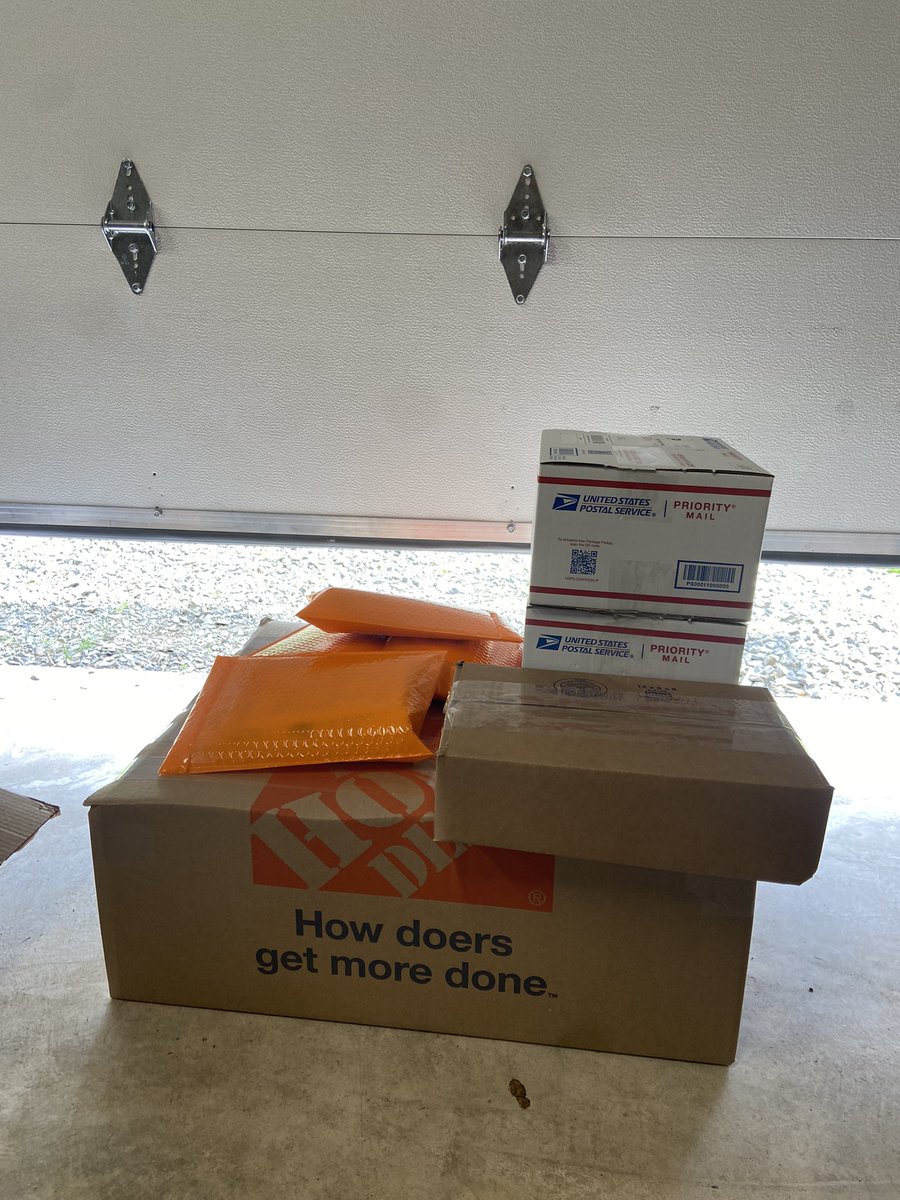 unknown_FBA's tweet photo. Woke up to my first batch of FBM orders! https://t.co/okxTN5f5DI