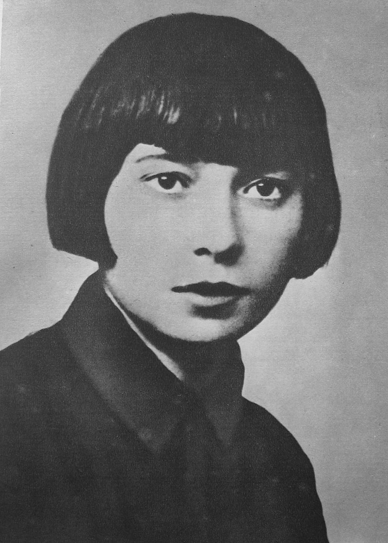 ipngovpl_eng's tweet photo. Maria Jasińska was a pharmacist in Łódź but when the Germans came and renamed it Litzmannstadt, she became a forger, courier and guide for the resistance and escaped POWs.

Caught by the Gestapo and tortured for information, she said nothing. 

So, in April 1943, they hanged her. https://t.co/6roHKhrr51
