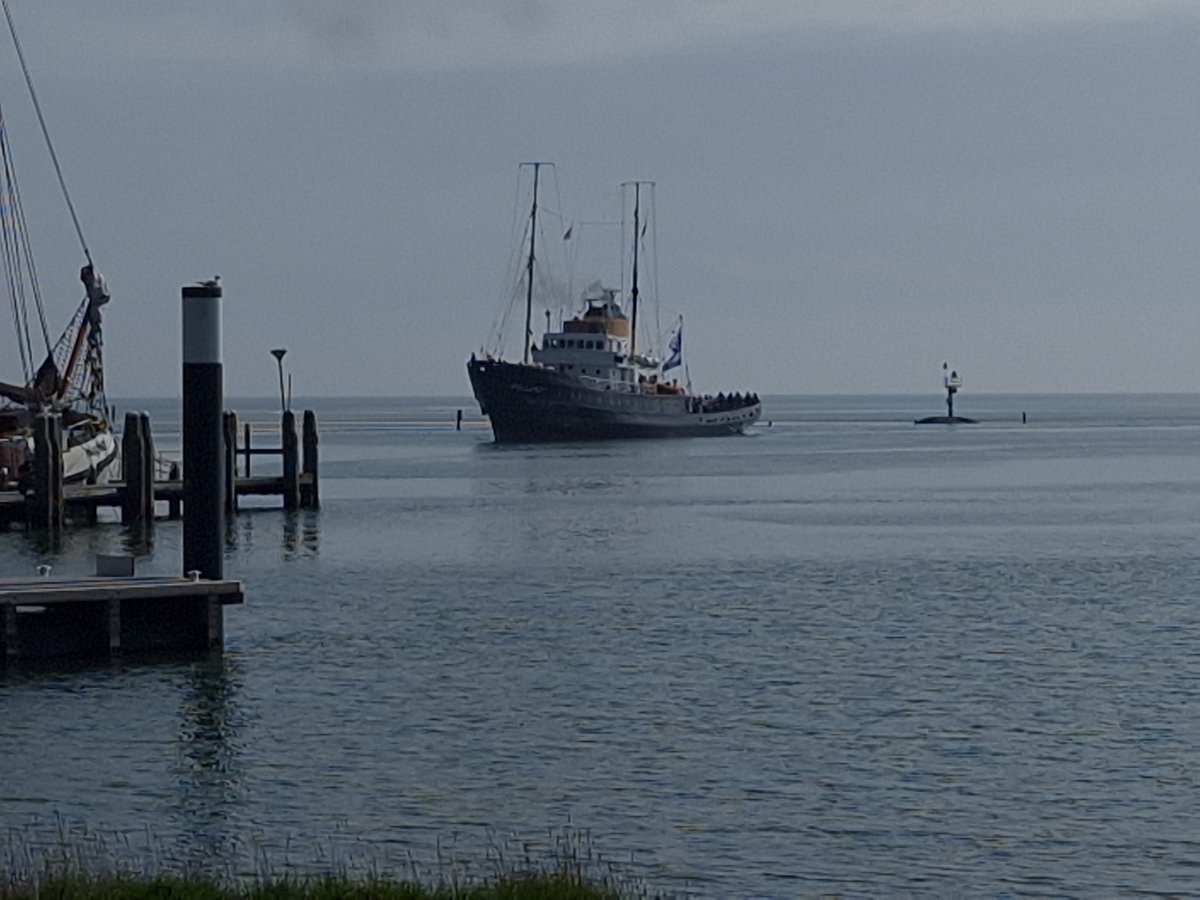 Vandaag de Holland binnenkomend met deelnemers voor de jaarvergadering #VOZT en groet @SytseSchoustra die vanwege #ALS deze foto niet zelf heeft gemaakt. Veel passagiers hebben je vandaag een groet gebracht.