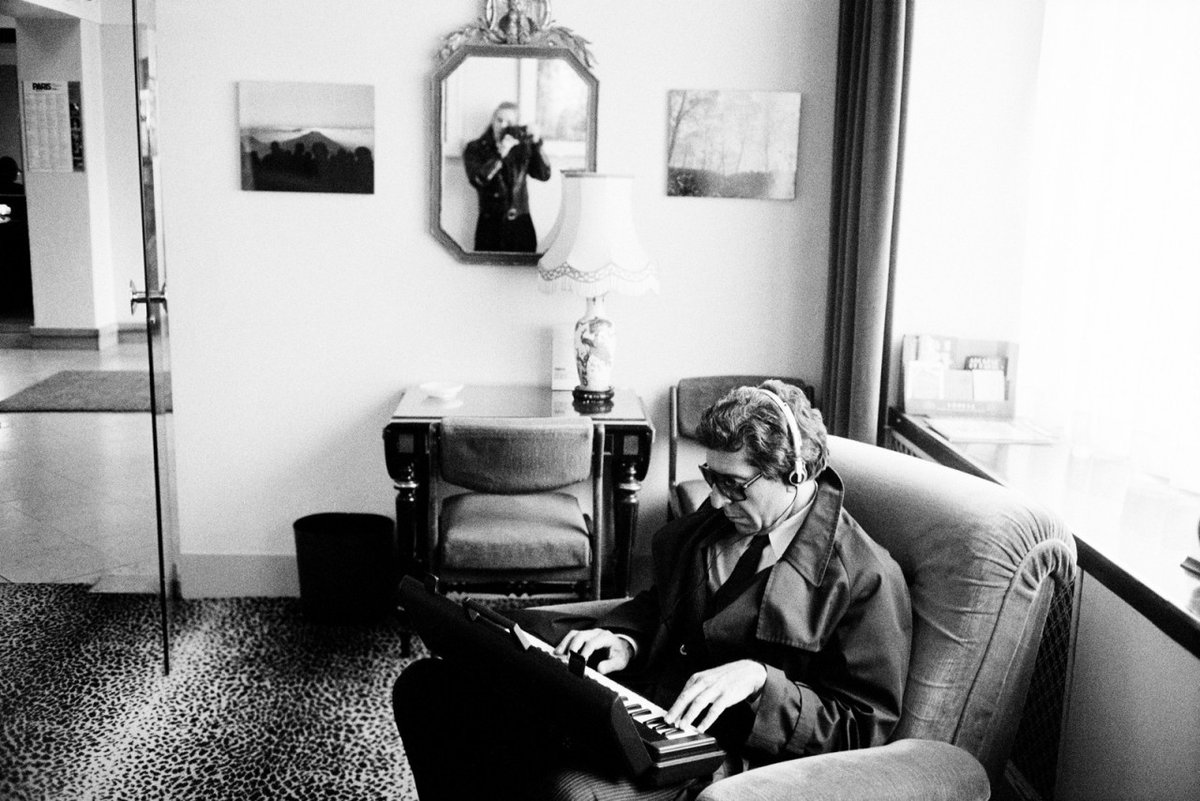 Mark Gilliland on Twitter: “Leonard Cohen by Dominique Issermann”