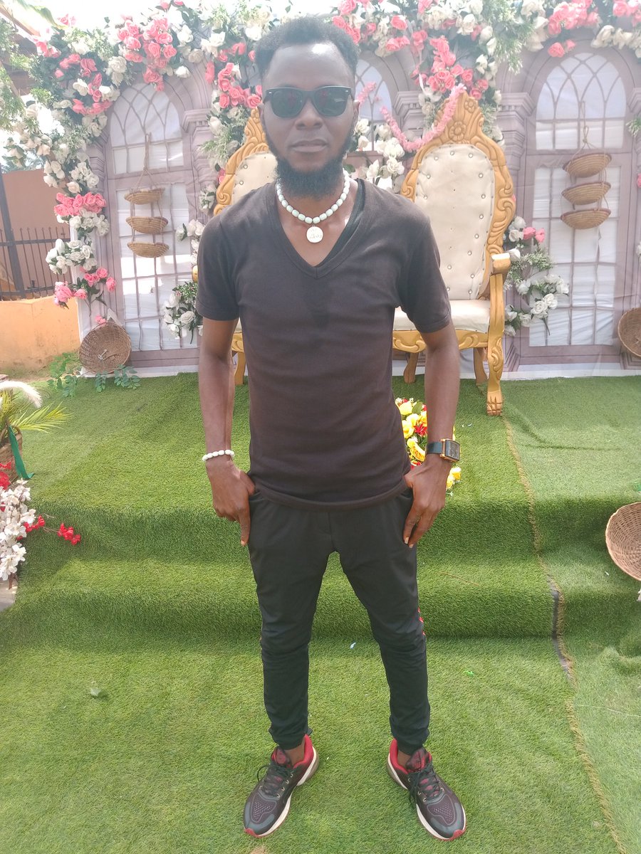 SKYONEARTIST's tweet photo. Music have taken Me to far and near Places! I have seen different diamond, heart, pear, Faces!!
#GodsGrace #WeddingDeeJay https://t.co/HgaYVN7COi
