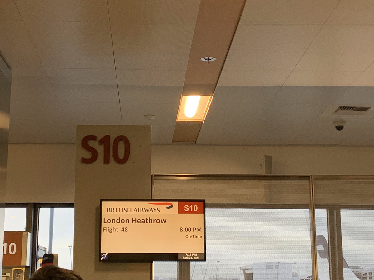 ambynet's tweet photo. Last fly to #Madrid with @senipas after a great #MVPSummit. Big thanks to #MVPBuzz #MVPFamily. Thanks, @IrishSQL @MS_KellyKaye #PowerBITeam #DataPlatformTeams. It was so good to see you all. Thanks for the content in person. #CommunityRocks https://t.co/mMraKRahC3