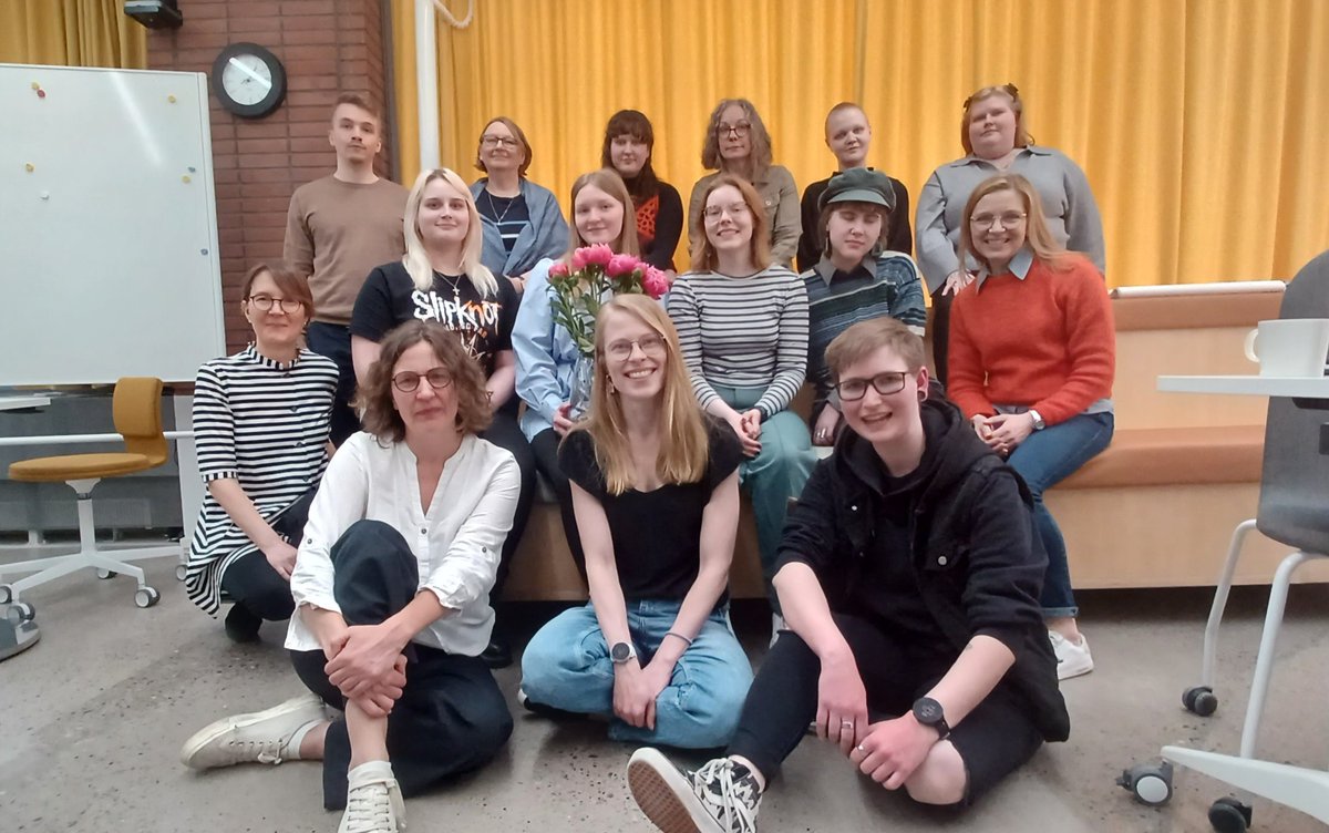 MinnaKaljonen's tweet photo. Etsimme tänään ratkaisuja näiden mainioiden @wwfnuoret @4HSuomi @Kohtaus #voionmaanoopisto  nuorten kanssa heidän arkisessa ruokaympäristössä kohtaamiin haasteisiin. Kiitos mukanaolosta @ArjaLyytikainen @ElinaOvaskainen #RaisaPalaskari @SonjaHakala @SYKEinfo. Perästä kuuluu! https://t.co/0b1yDuRavR