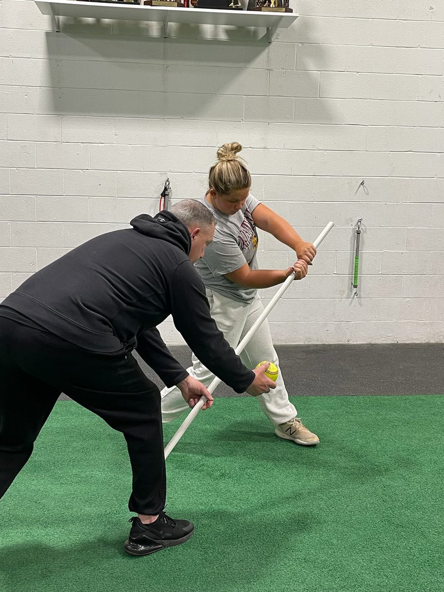 Miranda46217953's tweet photo. From prom last night to getting up early for a hitting lesson at 8. Grind never stops. For the love of the game.💪🏻🥎@Cheetahs18uBB @SbCheetahs @MaryvilleSB @phil_pupillo https://t.co/0HEpgjZ51u