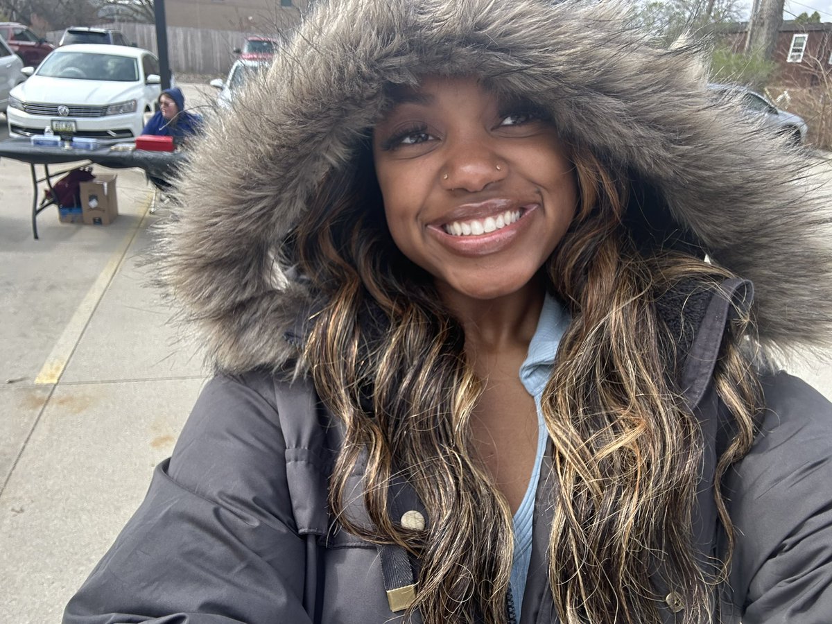 simplysamone__'s tweet image. Brrr 🥶 - a cold day yesterday but y’all know we were still outside and working #SIMPLYSÁMONE at the SALC Small Business Fair which highlighted Cyclone Student and Alumni-owned businesses🌪️💛❤️!