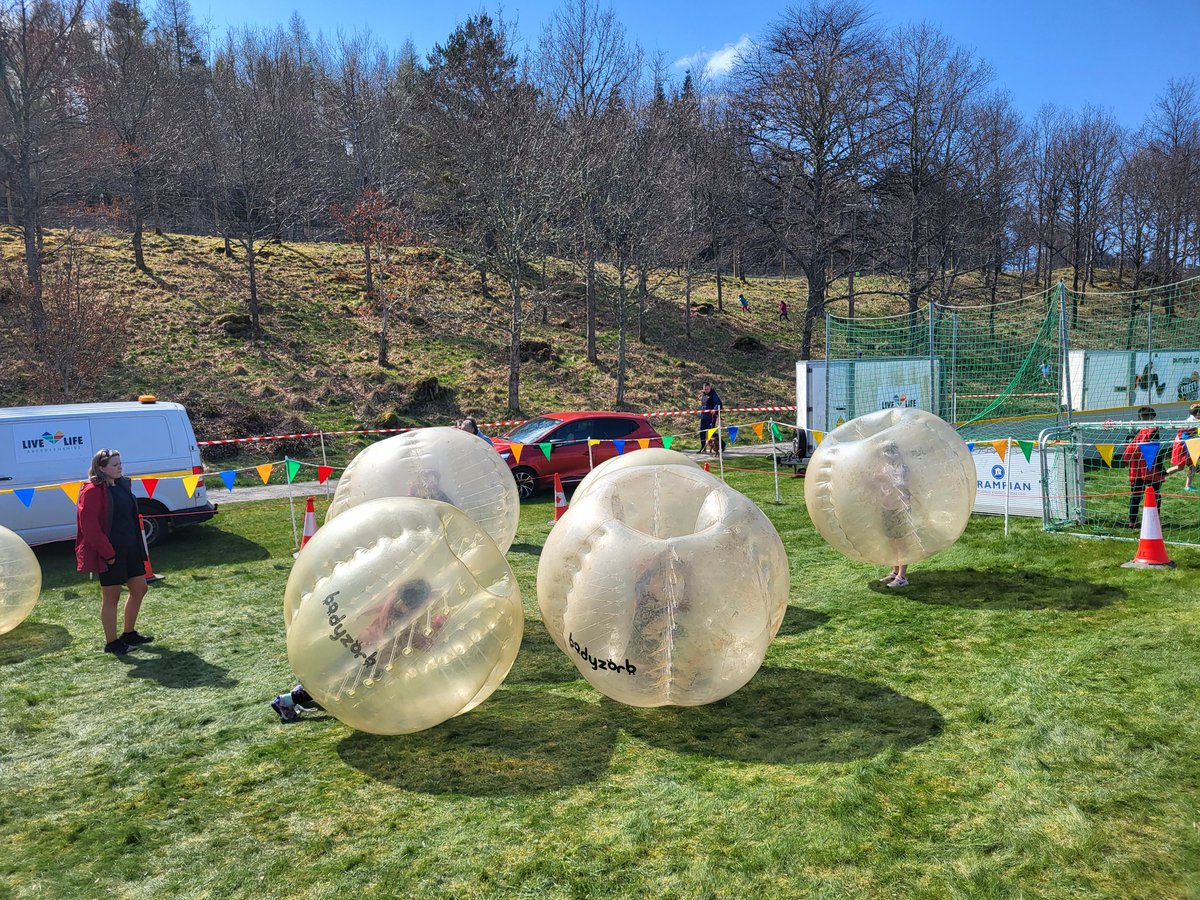 d_groundwater's tweet photo. Cracking day at @Balmoral_Castle for #RunBalmoral πββοΈπββοΈ https://t.co/KKlRt8apLW