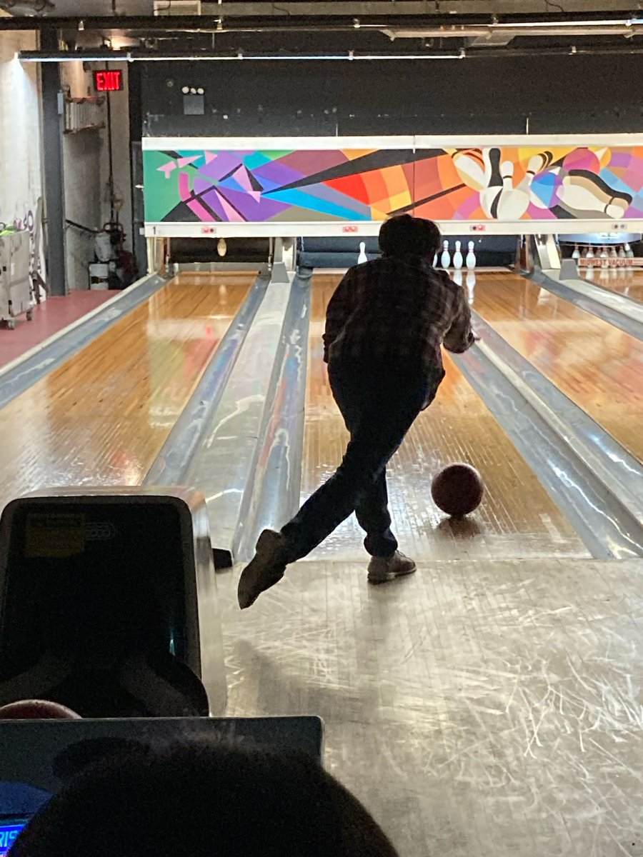 mswradiology's tweet photo. Another wellness event for the books! Some good times and friendly or not so friendly competition. #nobumpers #luckystrike #mountsinainyc #mountsinaiwest #radiology #radres https://t.co/iNo2PBjGyR