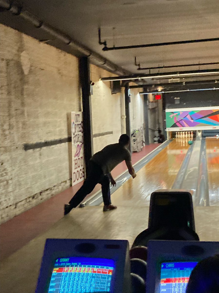 mswradiology's tweet photo. Another wellness event for the books! Some good times and friendly or not so friendly competition. #nobumpers #luckystrike #mountsinainyc #mountsinaiwest #radiology #radres https://t.co/iNo2PBjGyR