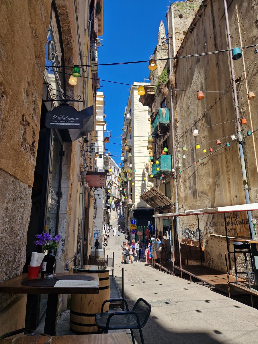 doris_mat81's tweet photo. Palermo, ti amo! 🥰 🤌 #arancini #panelle #streetfood #palermitano https://t.co/D8LgwQJPfX